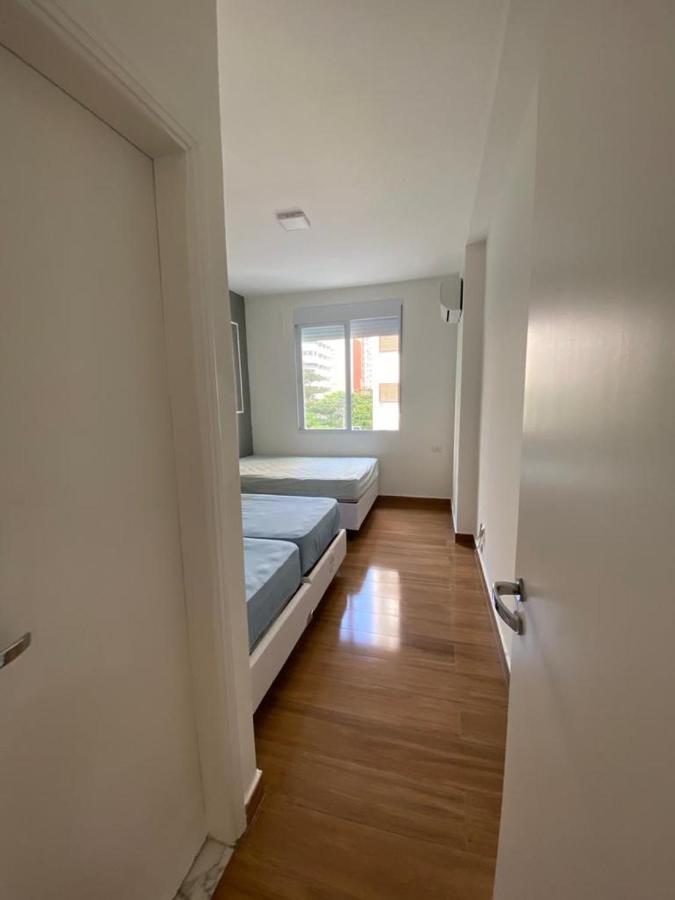 Apartamento Guaruja Pitangueiras 50 Metros Da Praia. Exterior foto